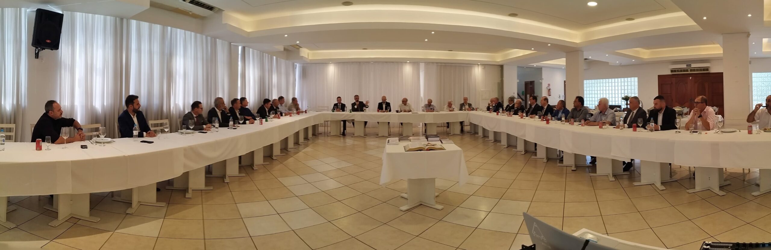 Grão-Mestre preside reunião da Loja Cordialidade em Florianópolis