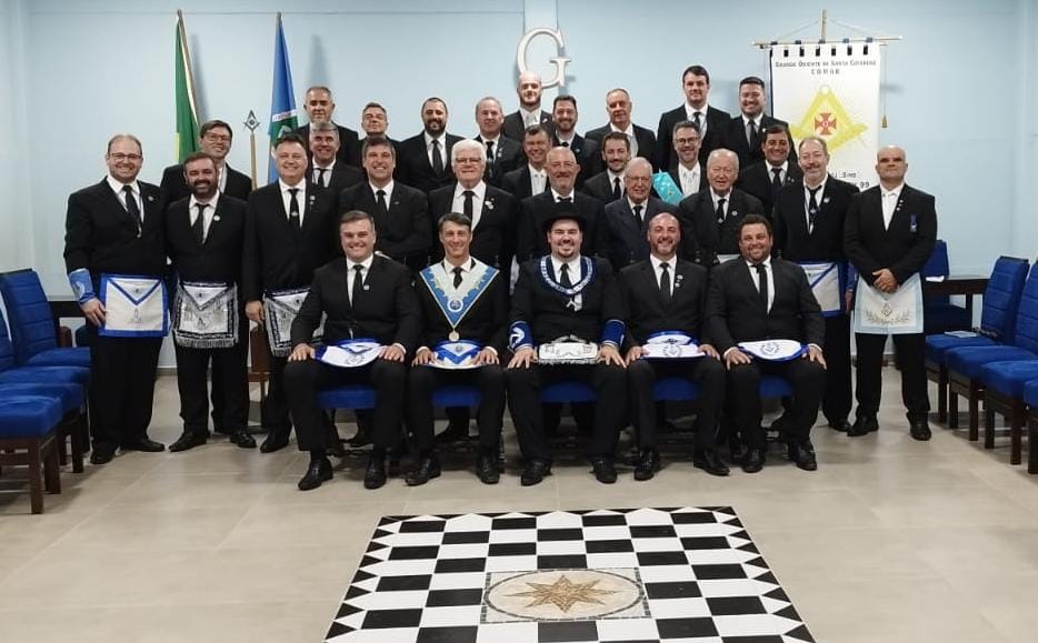 Elevação ao grau de Mestre na Loja Luz Templária