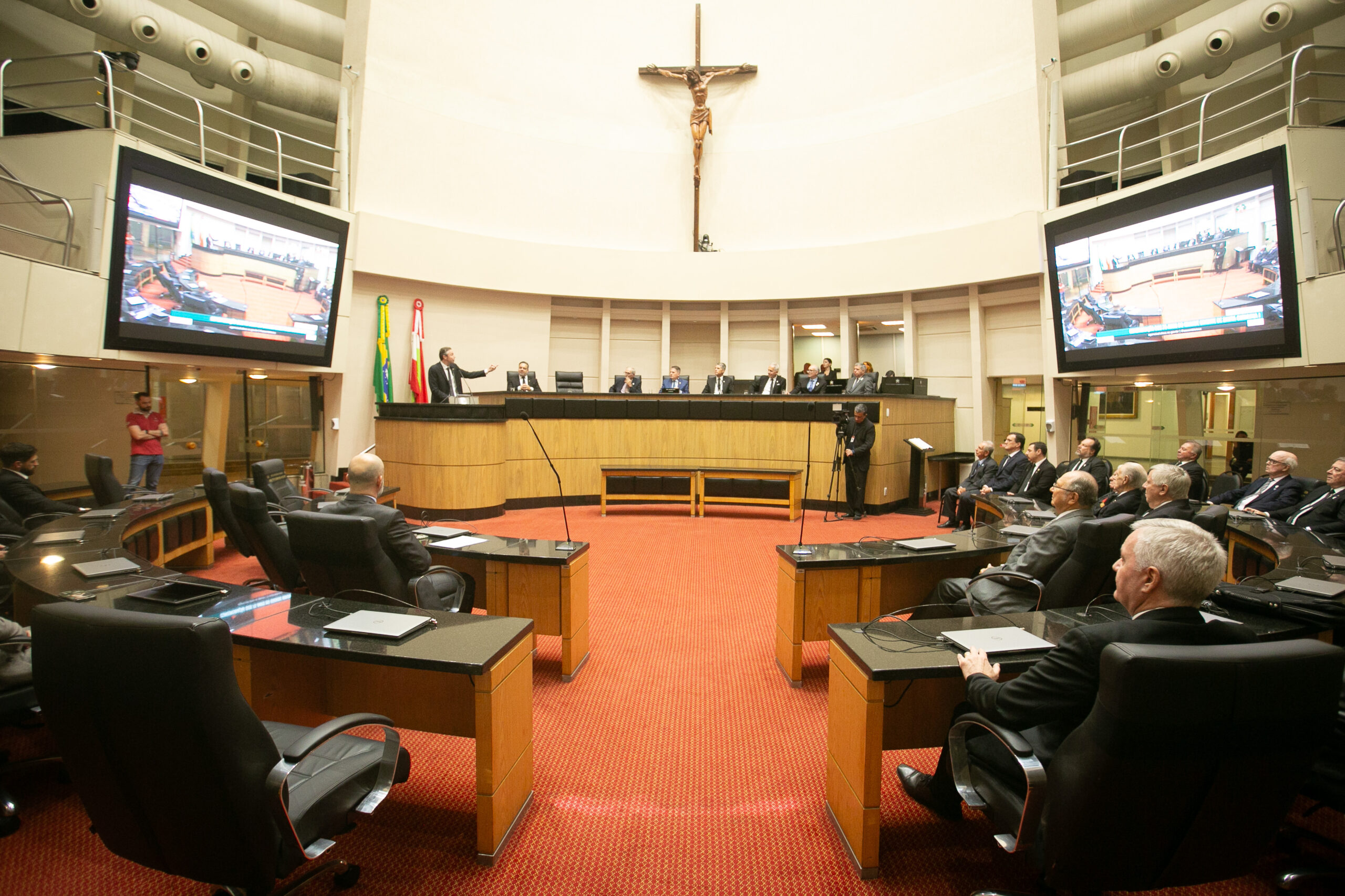 ALESC homenageia GOSC pelos 75 anos de fundação da Potência catarinense