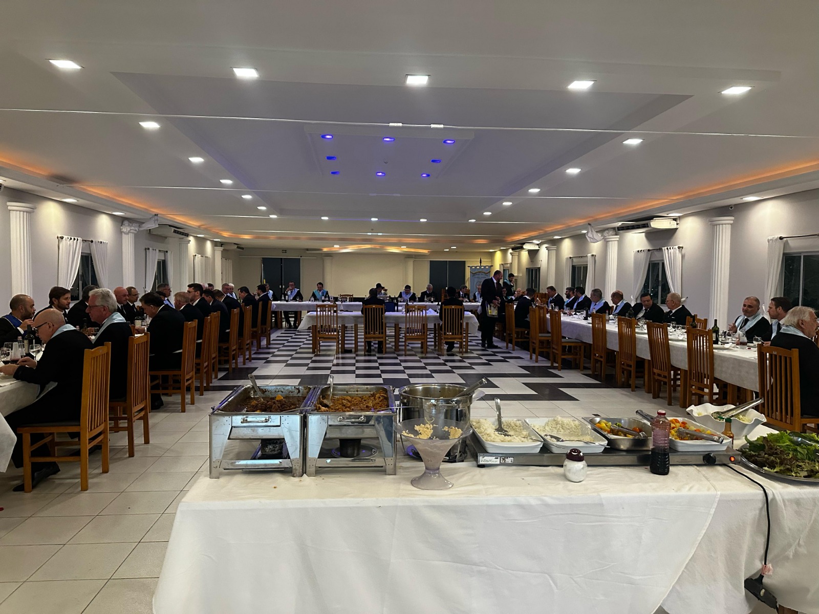 Lojas do GOSC e MRGLSC reunidas durante Jantar Ritualístico em Camboriú