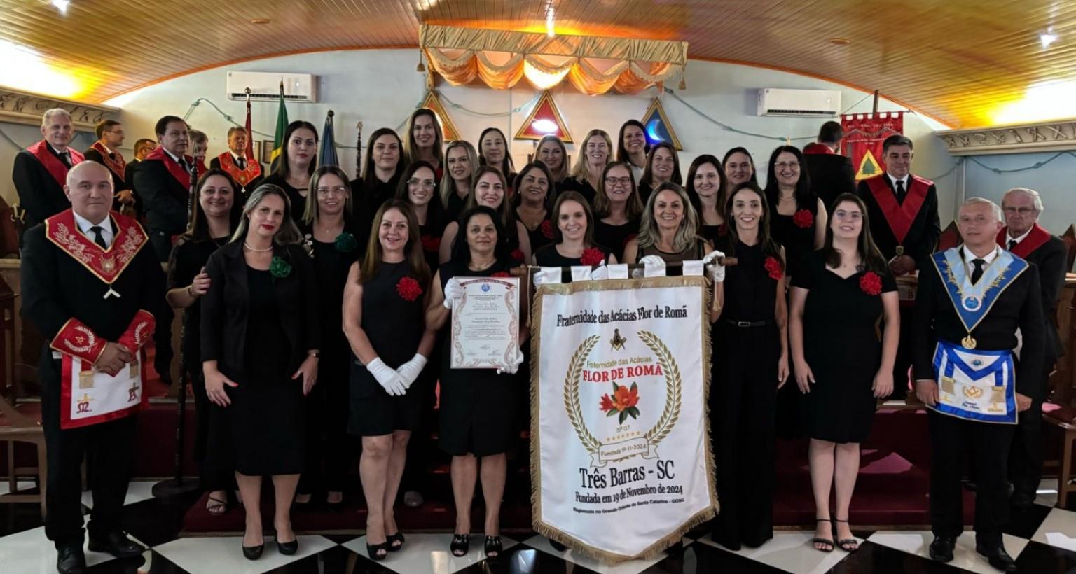 Sessão Magna oficializa Fraternidade Feminina em Canoinhas